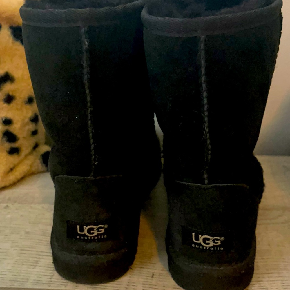UGG CLASSIC SHORT